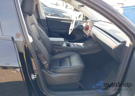 2023 Tesla Model Y Awd/Long Range Dual Motor All-Wheel Drive z USA, uszkodzony, nr VIN 7SAYGAEE5PF879096